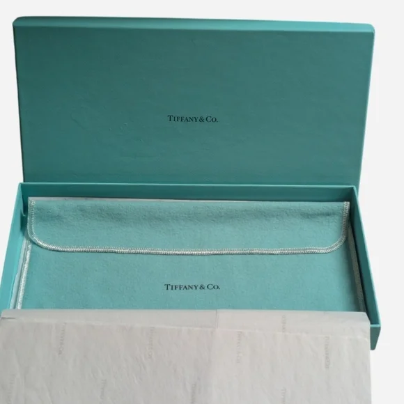 Sold!! Tiffany & Co. Gray Leather Gloves - Picture 3 of 7